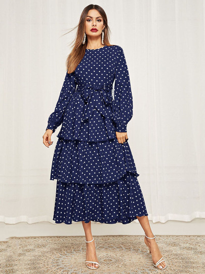Robe ceinturée à pois avec volants