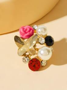 一对蝴蝶和花朵仿珍珠耳钉，适合日常佩戴