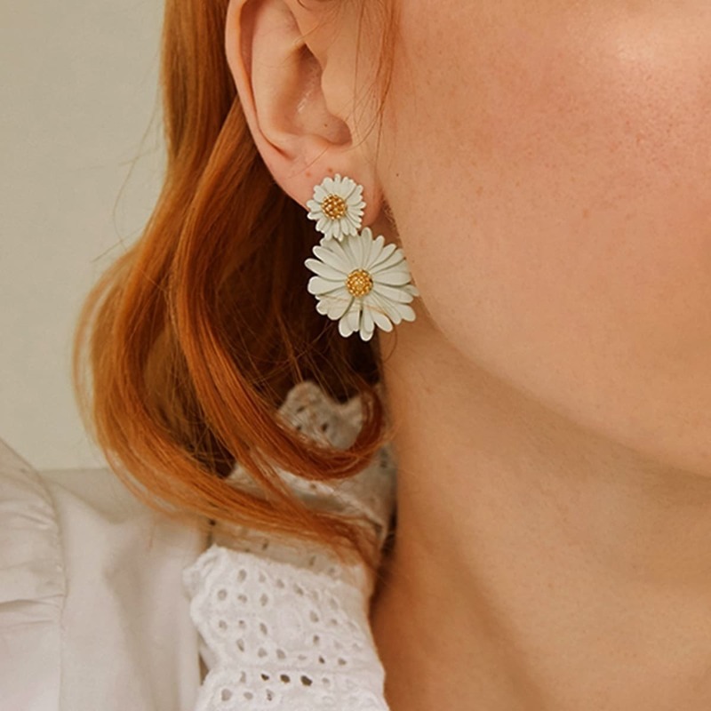 

Double Daisy Design Drop Earrings 1pair, White