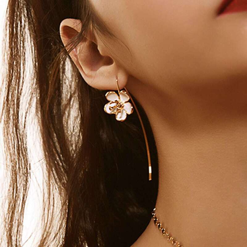 

Flower Shaped Earrings 1pair, Gold