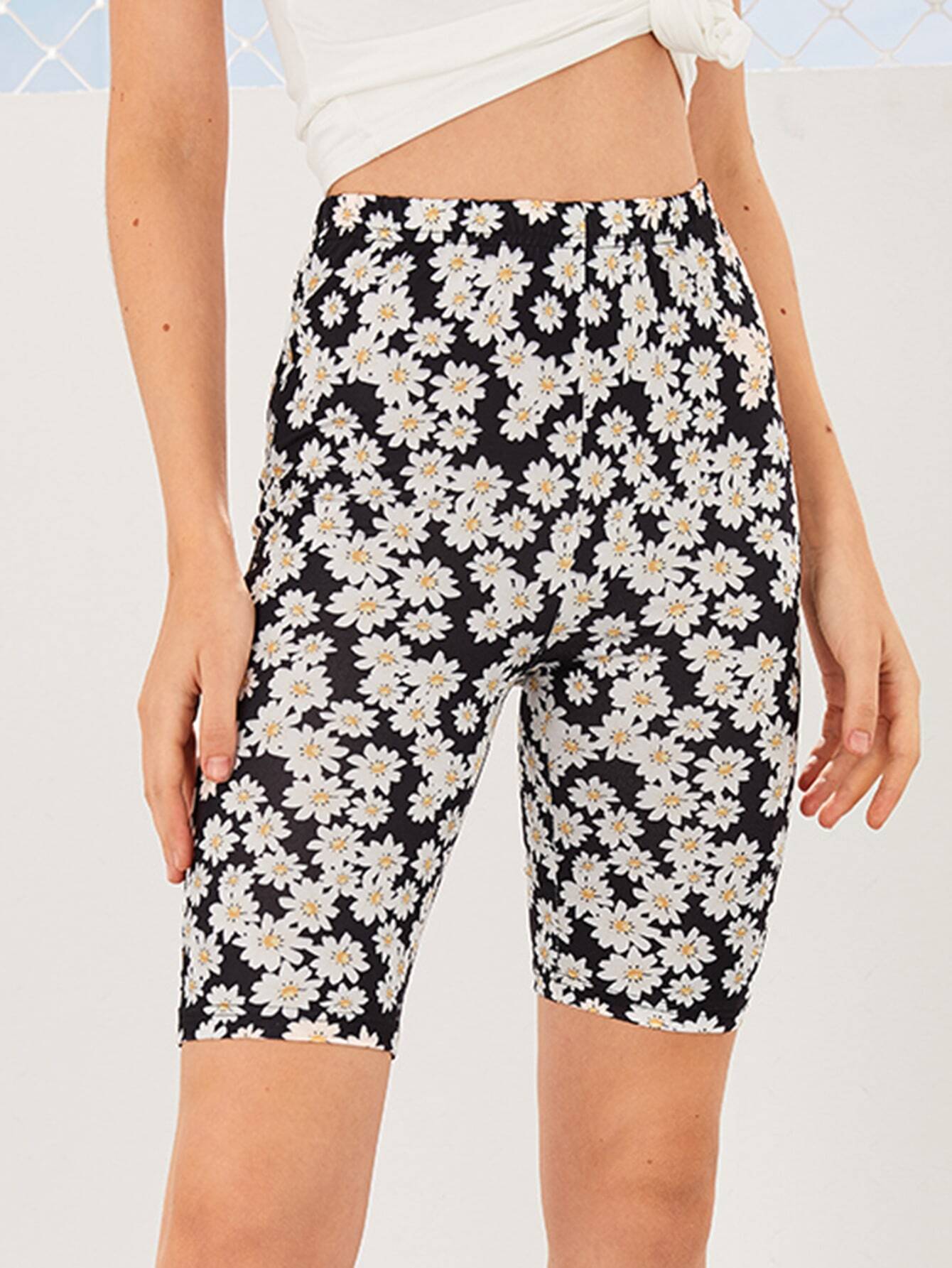 daisy print biker shorts