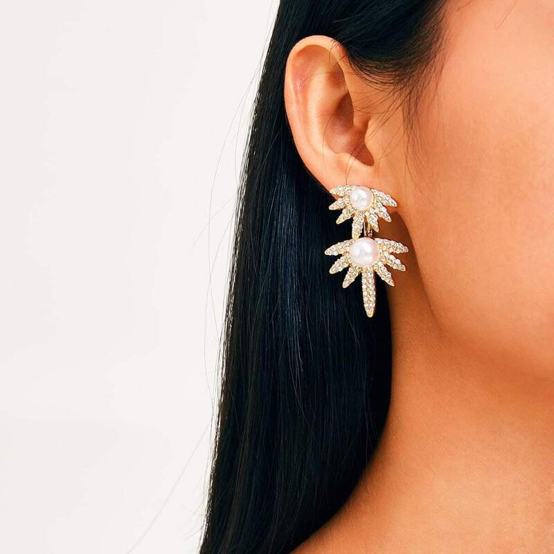 

Faux Pearl Decor Leaf Ear Jacket 1pair, Gold