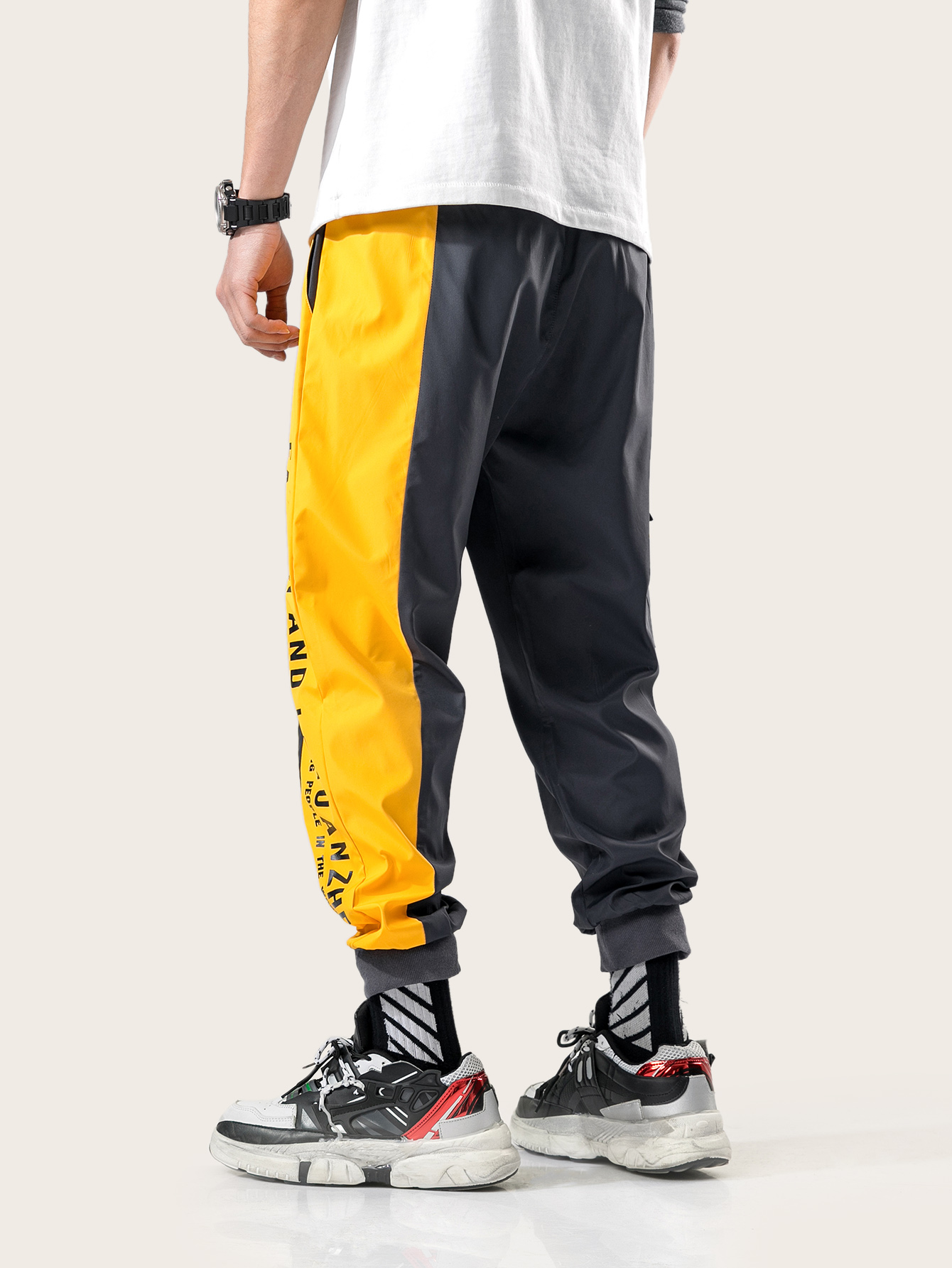 block pocket cargo pants
