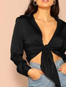 SHEIN BAE 翻領深V領前繫帶上衣 - 黑色 - 查看 4