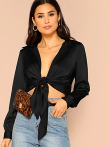 SHEIN BAE 翻領深V領前繫帶上衣 - 黑色 - 查看 1