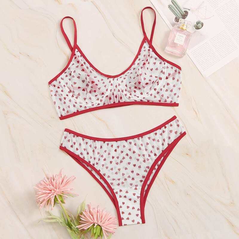 

Heart Print Underwire Lingerie Set, Multicolor