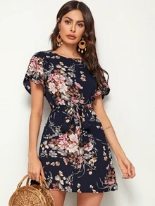 SHEIN 印花花瓣袖繫腰帶連衣裙 - 藏蓝色 - 查看 1