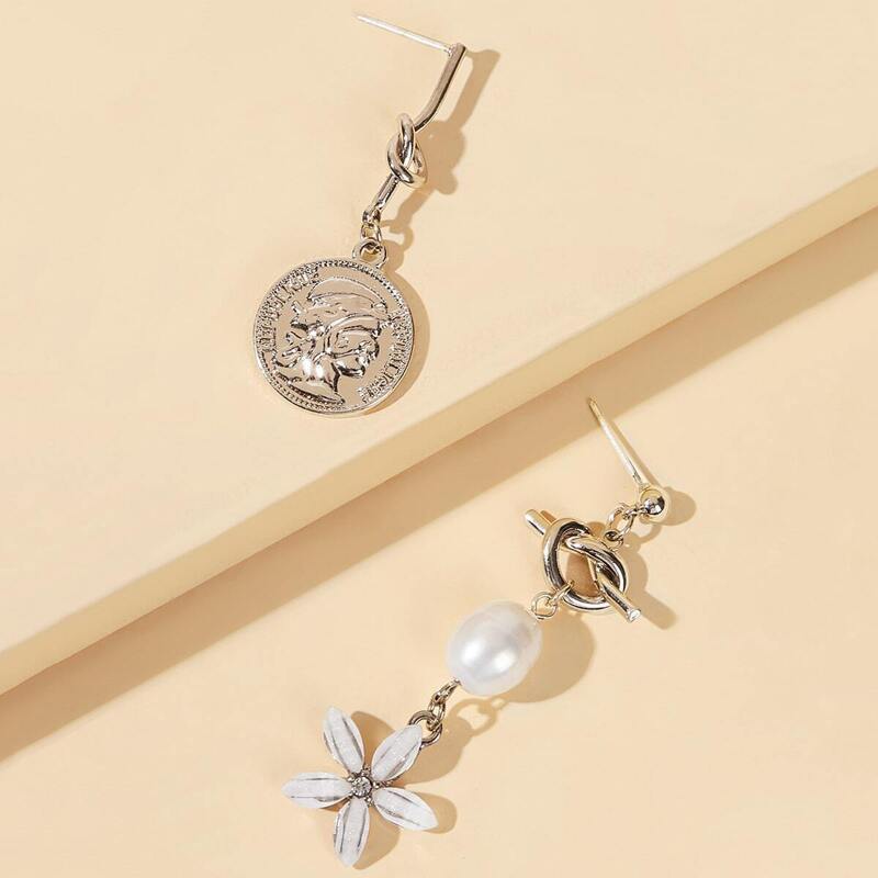 

Coin & Faux Pearl Decor Mismatched Drop Earrings 1pair, Silver