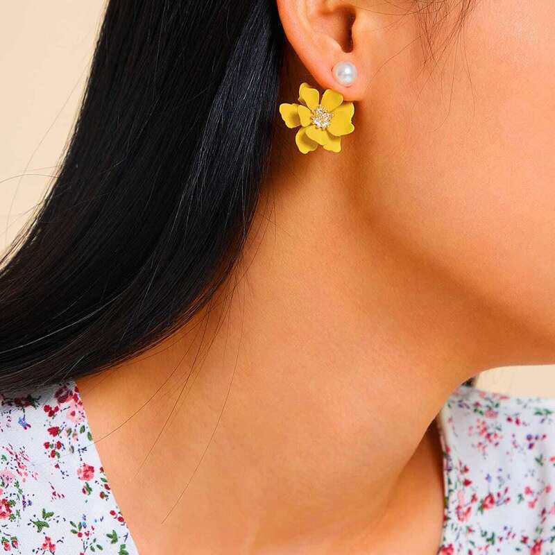 

Faux Pearl Decor Flower Earrings 1pair, Multicolor