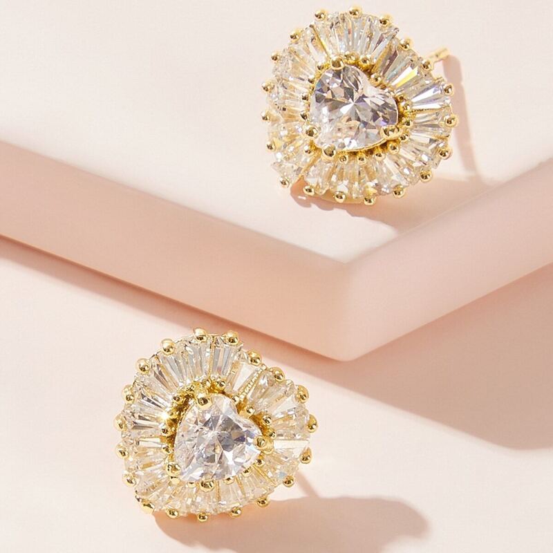 

Rhinestone Engraved Heart Earrings 1pair, Yellow