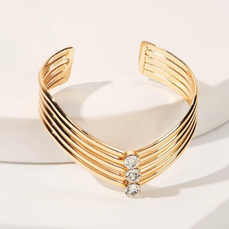 

Chevron Shaped Cuff Bracelet 1pc, Gold