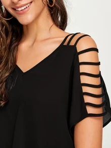 SHEIN LUNE V-Laddering Cutout Shoulder Top - màu đen - Xem 4