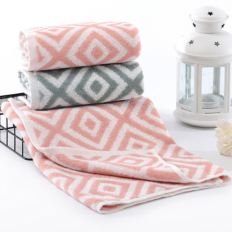 

Geometric Pattern Absorbent Towel 1pc, Multicolor