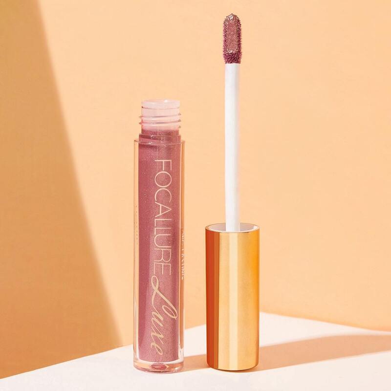 

Long Wearing Metallic Lip Gloss Rose, Nude