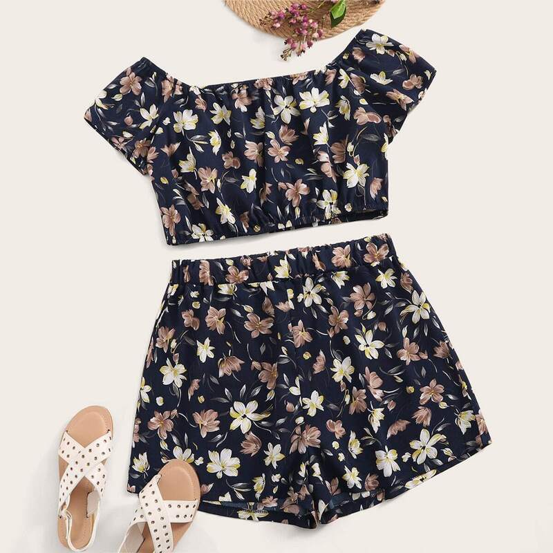 

Plus Ditsy Floral Print Top With Shorts, Navy