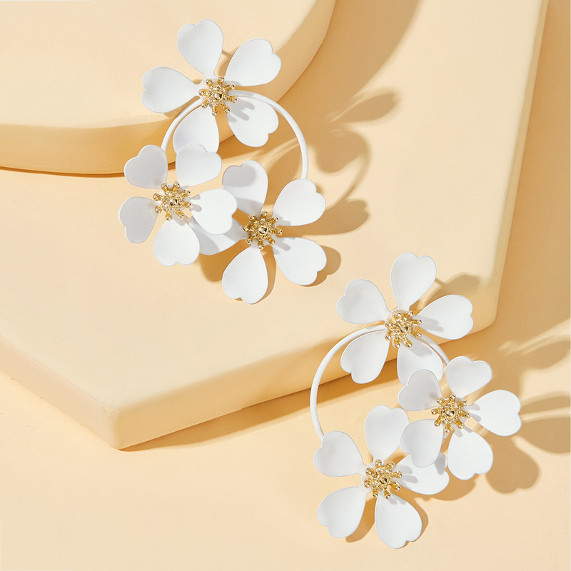 

Flower Decor Hoop Earrings 1pair, White