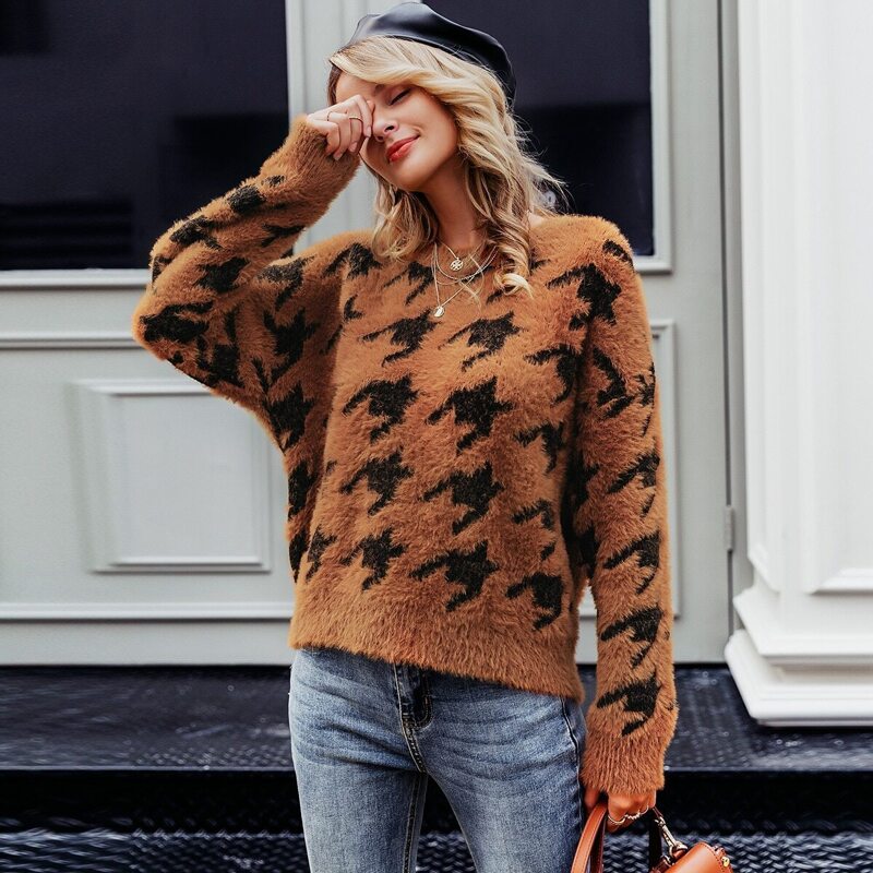 

Simplee Houndstooth Fuzzy Sweater, Camel