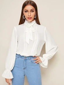 BizChic 荷葉袖蕾絲花邊木耳邊繫帶領上衣工作服 - 白色 - 查看 2