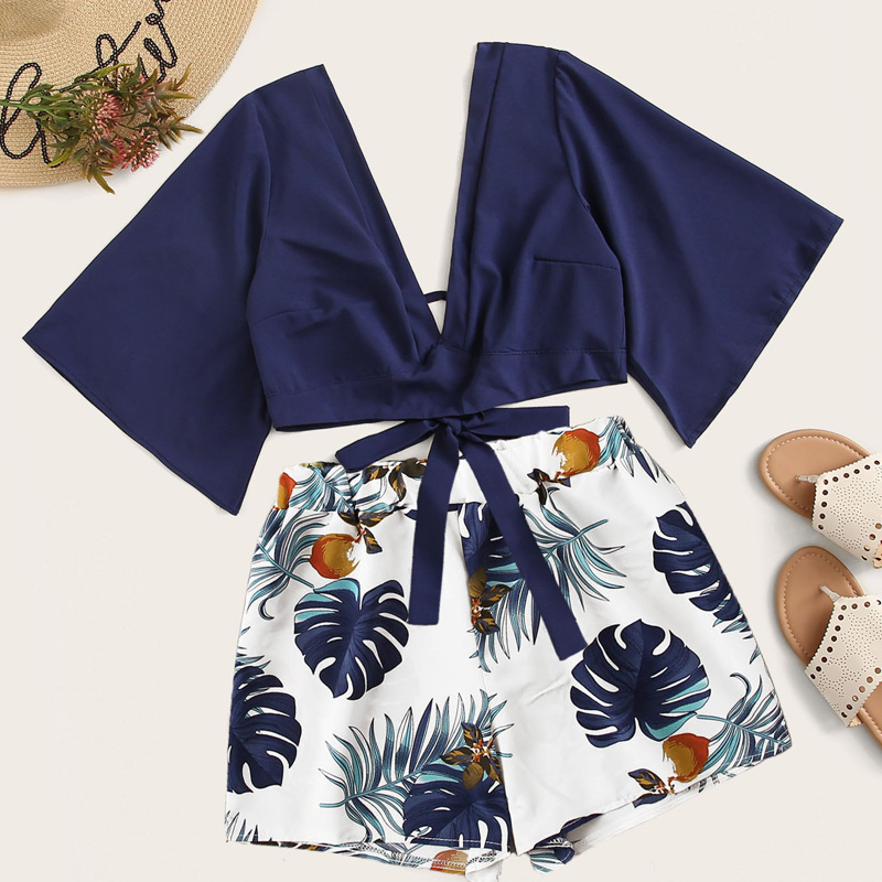 

Tie Back Plunging Neck Top & Tropical Print Shorts, Multicolor