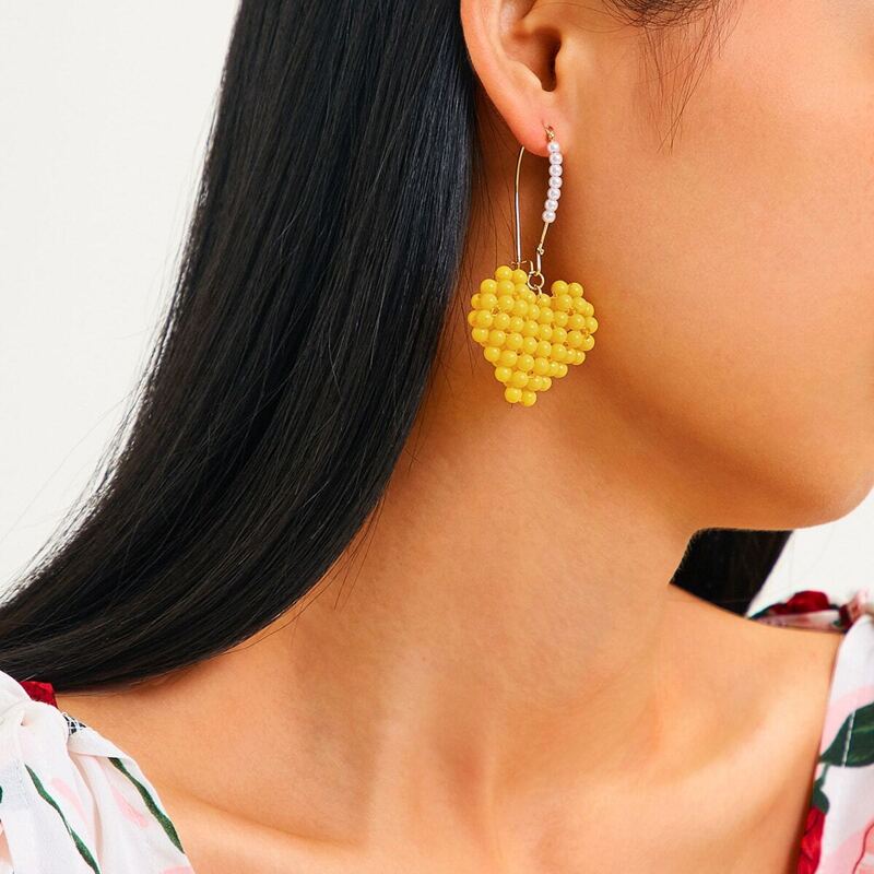 

Beaded Design Heart Drop Earrings 1pair, Yellow
