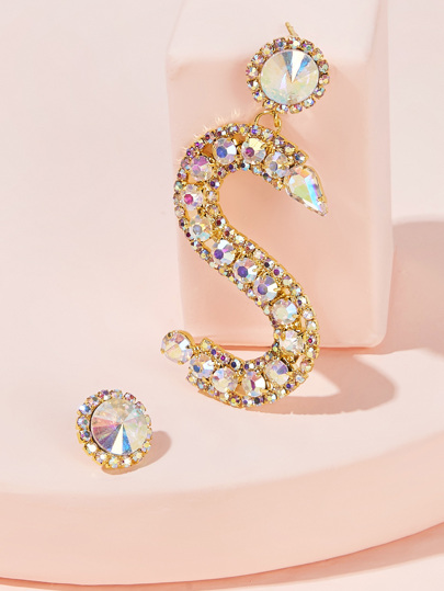 Boucles d'oreilles dépareillées avec strass 1 paire