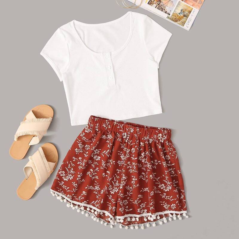 

Button Front Top With Ditsy Floral Print Pom Pom Shorts, Multicolor