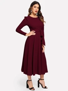 Mulvari Vestido amplio unicolor con cinturón ribete fruncido - Burdeos - Ver 3