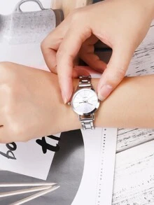 Round Dial Folding Buckle Wrist Watch - Silver - View 3