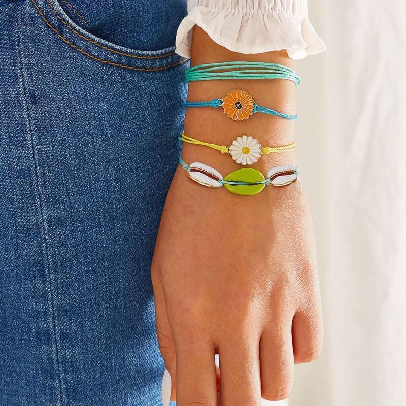 

Shell & Daisy Decor String Bracelet 4pcs, Multicolor