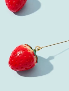 Pendientes largos con diseño de fresa 1 par - Rojo - Ver 4