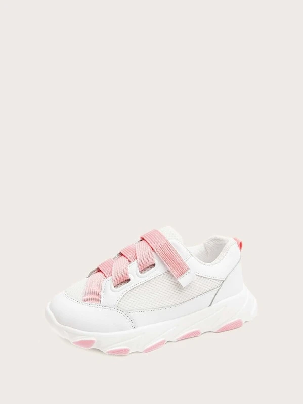 girls wide sneakers
