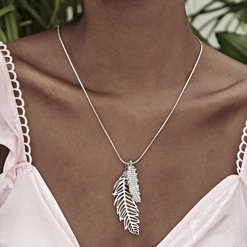 Rhinestone Engraved Hollow Leaf Charm Necklace 1pc, Silver