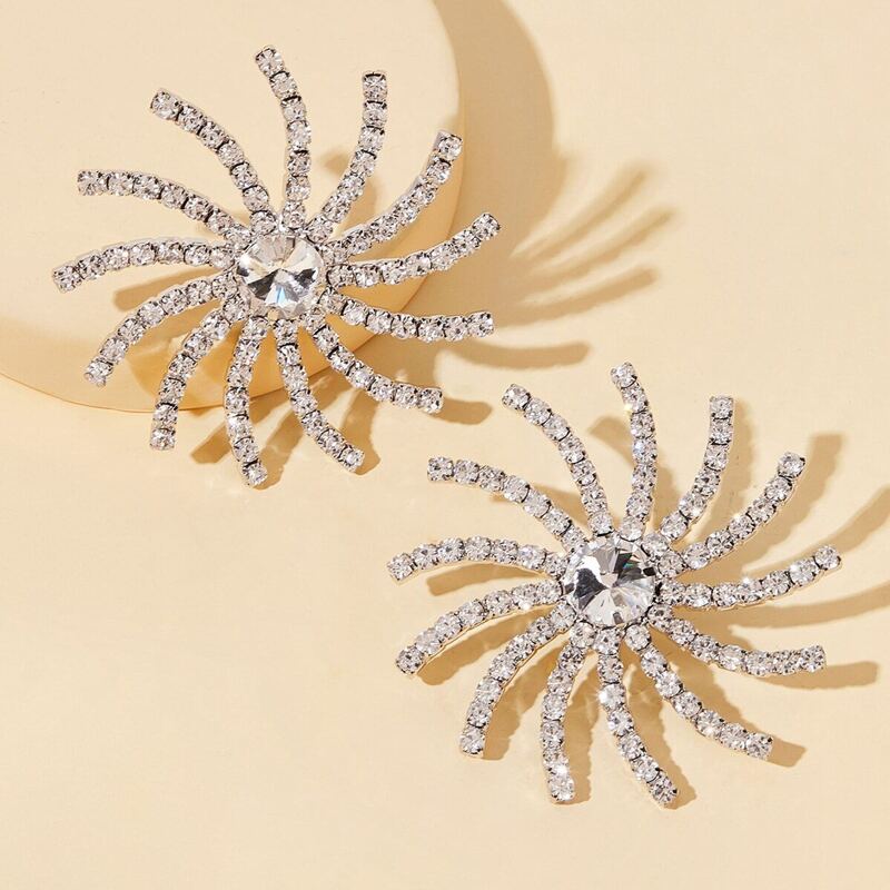 

Rhinestone Engraved Sun Earrings 1pair, Silver