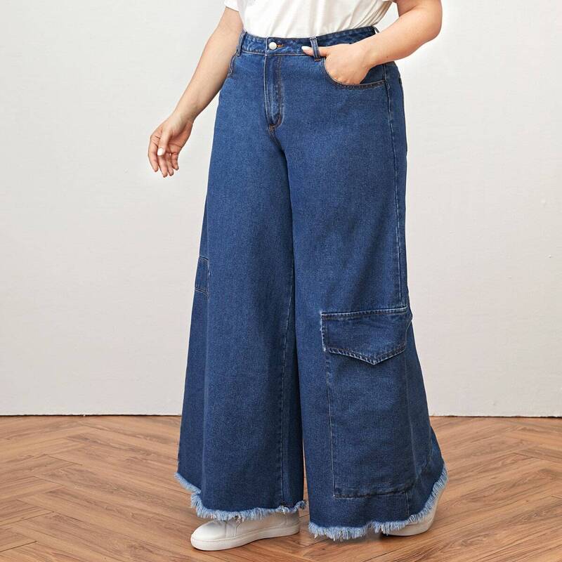 

Plus Pocket Side Raw Hem Jeans, Blue