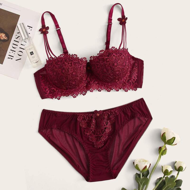 

Floral Lace Underwire Lingerie Set, Burgundy