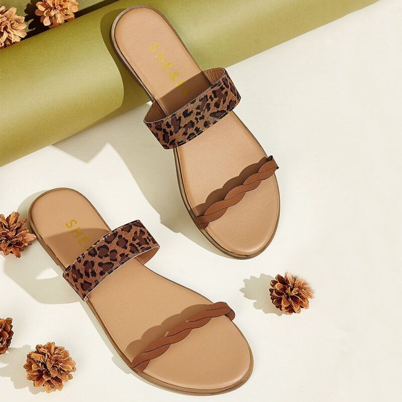 

Leopard Print Scalloped Trim Slippers, Multicolor