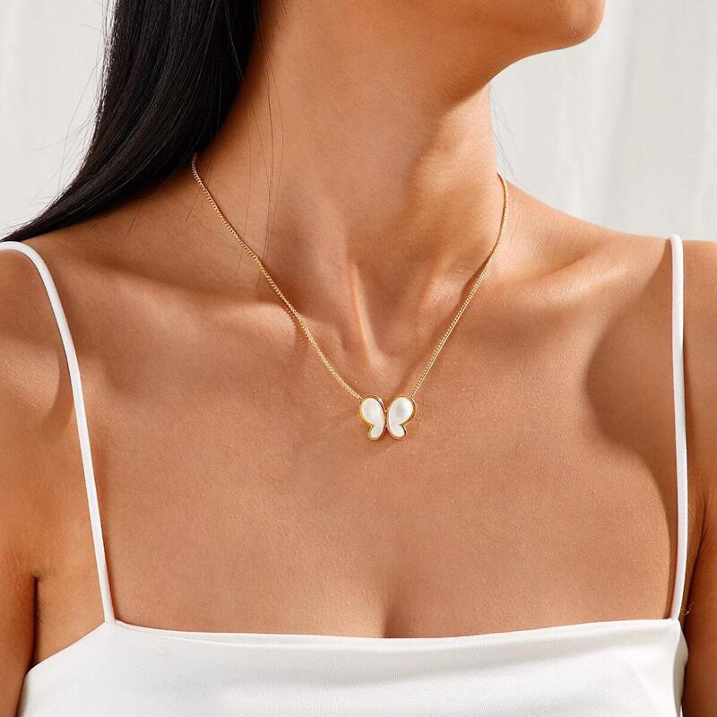 

Butterfly Charm Necklace 1pc, Gold