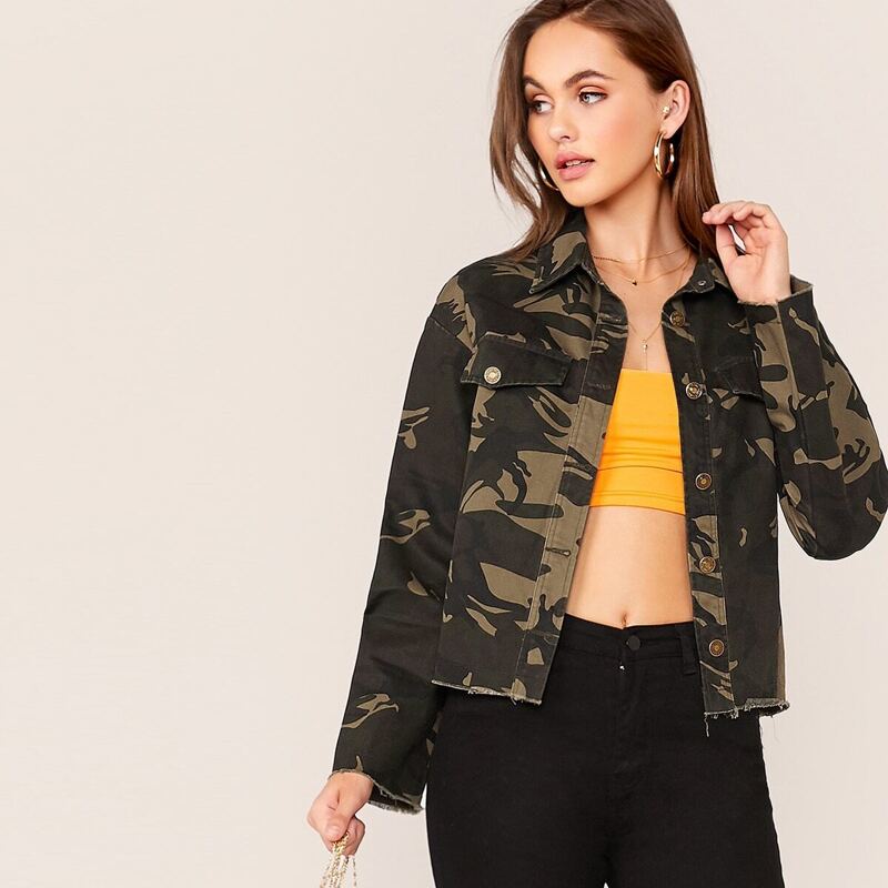 

Single Breasted Raw Hem Camo Jacket, Army green