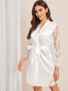 Bata con cinturón de satén con encaje floral - Blanco - Ver 4