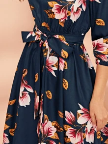 SHEIN Clasi Robe ceinturée à imprimé floral