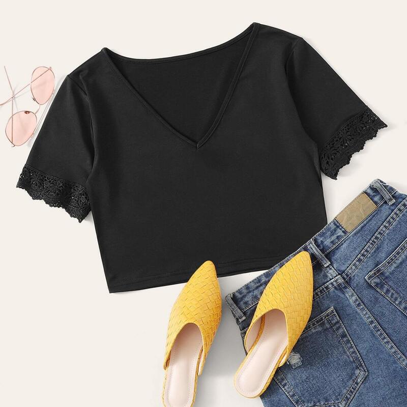 

Lace Contrast V Neck Crop Tee, Black