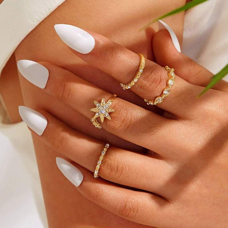 

Rhinestone Engraved Star Decor Ring 4pcs, Gold