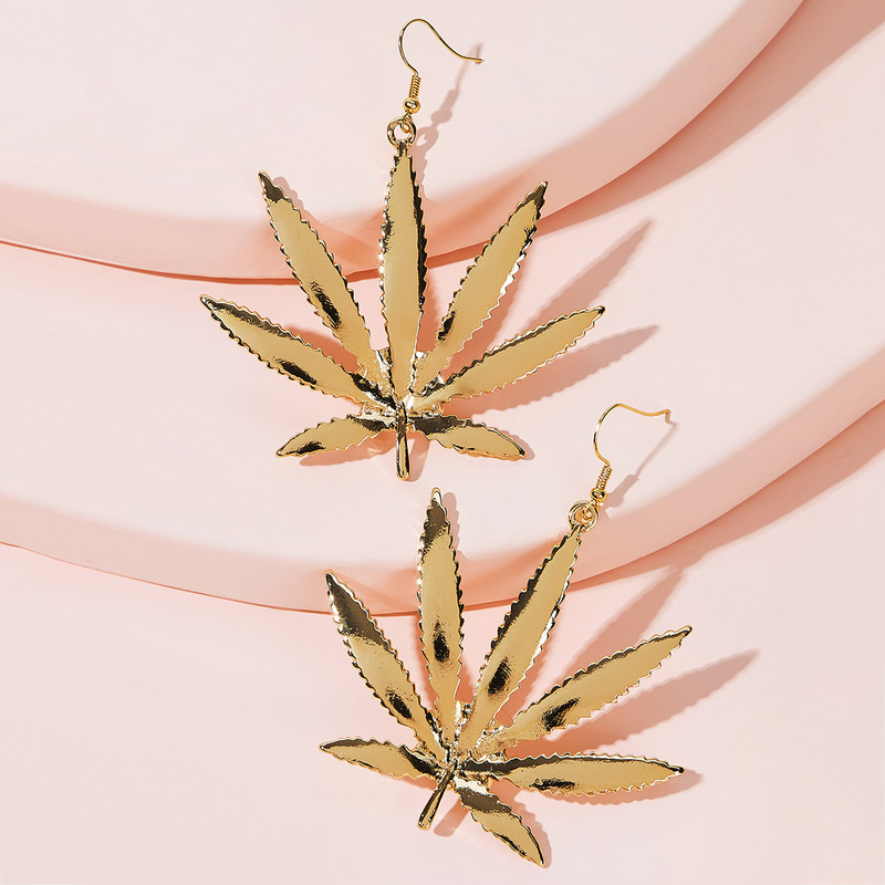 

Maple Drop Earrings 1pair, Gold