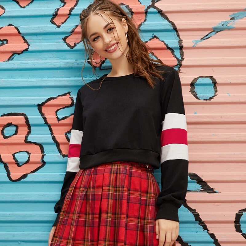 

Color-block Sleeve Round Neck Sweatshirt, Black