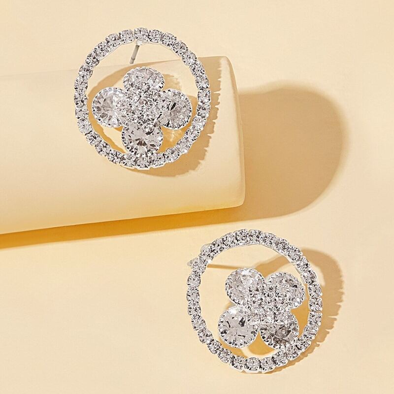 

Rhinestone Engraved Flower Decor Hoop Earrings 1pair, Silver