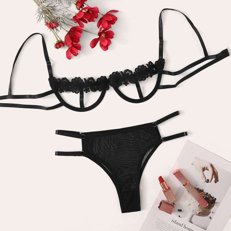 

Cut-out Floral Lace Underwire Lingerie Set, Black