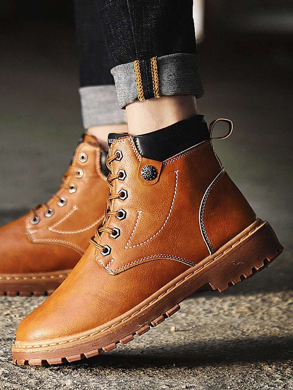 Men Lace-up Front Lug Sole Boots