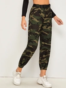 Mulvari Pantalones cargo con bolsillos oblicuos con cinturón con hebilla de camuflaje - Multicolor - Ver 5