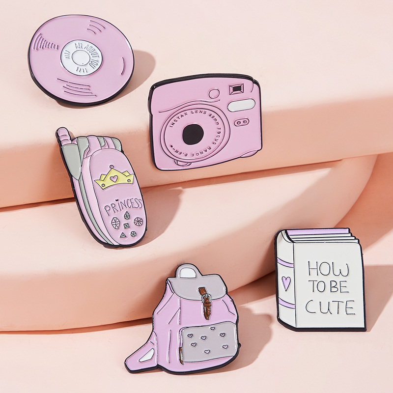 

Cartoon Camera & Backpack Shaped Brooch 5pcs, Multicolor