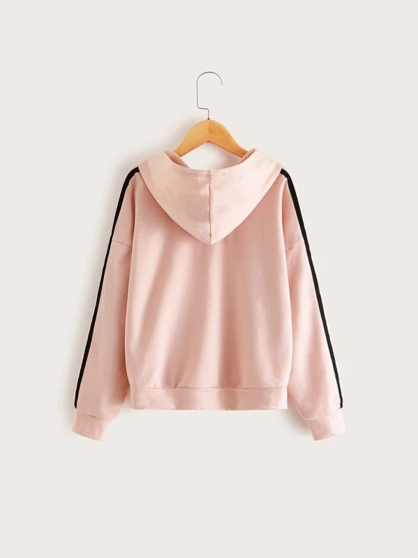 Mädchen Hoodie mit Buchstaben Muster und Streifen auf den Seiten Mädchen Hoodie mit Buchstaben Muster und Streifen auf den Seiten